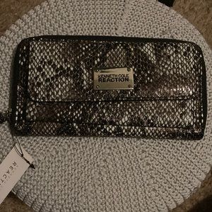 Kenneth Cole reaction wallet